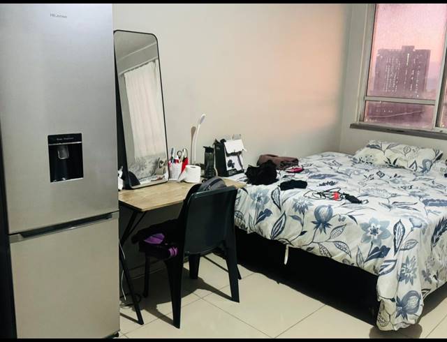 2 BEDROOM FLAT TO LET IN ESPLANADE